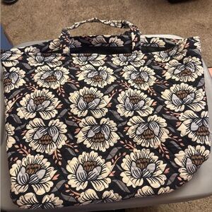 Vera Bradley Essential Grand Tote (Lotus Neutral)